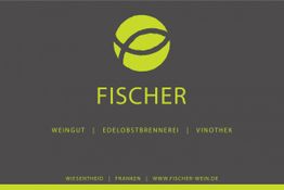 Logo von Fischer Weingut, Edelobstbrennerei und Vinothek in grün auf dunkelgrau.