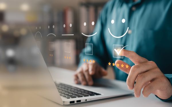 Wie du die Wiederkauf- und Empfehlungsbereitschaft eines Kunden ermittelst