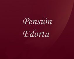 Texto "Pensión Edorta" sobre fondo burdeos oscuro.