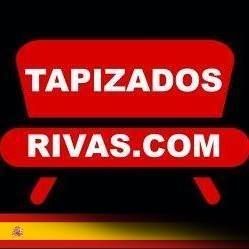 Logotipo rojo de "Tapizados Rivas.com" con fondo negro y bandera de España.
