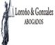 Estatua de la justicia a la izquierda, texto "Loroño & Gonzalez Abogados" a la derecha.