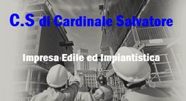 Operai edili al lavoro su un edificio, con testo "C.S di Cardinale Salvatore, Impresa Edile".
