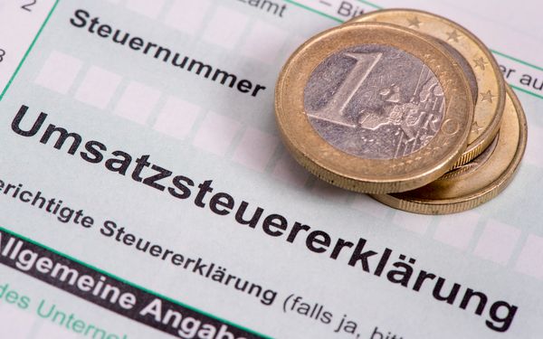 Für wen gilt die Umsatzsteuerpflicht? Alles zur Umsatzsteuerbefreiung und Hochrechnungen