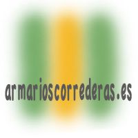 Logotipo con texto "armarioscorrederas.es" y fondo verde y amarillo borroso.