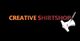 Texte : "CREATIVE SHIRTSHOP", avec un pinceau et un t-shirt blanc en fond noir.