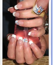 Naturnagelverlängerung über Schablone mit Pinselmalerei