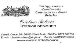 Biglietto da visita di un interior designer con dettagli di contatto e servizi offerti.