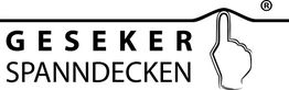 Logo von Geseker Spanndecken mit Fingerzeig und geschwungener Linie.