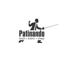 Logo: Silhouette eines Fechters, Text „Patinando Shop Event Stage“.