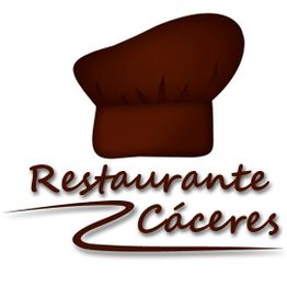 Gorro de chef marrón arriba del texto "Restaurante Cáceres" en letras cursivas marrones.