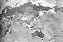 Schwarz-weiße Weltkarte zeigt Eurasien, Australien und Teile Afrikas und Amerikas.