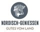Logo mit Kuhkopf, Text: "Nordisch-Genießen" oben und "Gutes vom Land" unten, auf grauem Kreis.