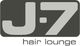 Grau-schwarzes Logo mit dem Text "J-7 hair lounge" in moderner Schriftart.