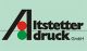 Logo von Altstetter Druck GmbH in Schwarz mit roten und grünen Punkten, auf grünem Hintergrund.