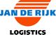 Logo van Jan de Rijk Logistics met blauwe tekst op een oranje achtergrond.