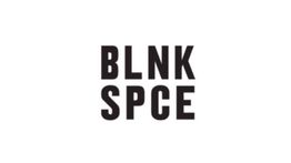 Texto "BLNK SPCE" em letras pretas sobre fundo branco.