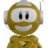 Robo dourado sorridente com fones e microfone, em fundo branco.