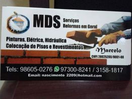 Cartão de visita de serviços de reforma, com contatos e email.