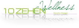 Logo mit grünem Text: "10 Zehen Wellness" und einem Namensschriftzug darunter.