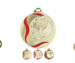Mehrere Medaillensätze mit Sportmotiven und bunten Akzenten.