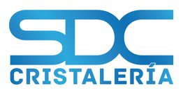 Logotipo azul con las letras "SDC" encima de la palabra "Cristalería".