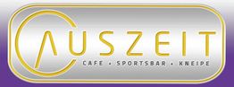 Logo mit "Auszeit" und Untertitel "Cafe, Sportsbar, Kneipe" auf silbernem Hintergrund.