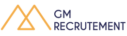 Logo de GM Recrutement avec icône triangulaire orange et texte bleu.