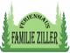 Grünes Logo mit Tannen, Aufschrift: "Ferienhaus Familie Ziller".