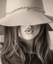 faces to style academy KG Logo