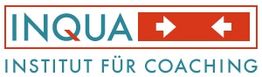 Logo des INQUA Instituts für Coaching mit Richtungspfeilen auf rotem Hintergrund.
