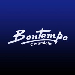 Logo bianco "Bontempo Ceramiche" su sfondo blu sfumato.