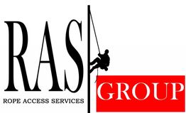 Logo con la scritta "RAS GROUP", una sagoma scende in corda.