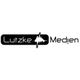 Logo mit der Aufschrift "Lutzke Medien", Soundwellenmotiv zwischen den Wörtern.