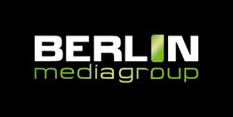 Text "BERLIN mediagroup" auf schwarzem Hintergrund, mit grünem "I" und grünem "mediagroup".