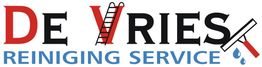 "Logo met tekst: De Vries Reiniging Service. 'V' als ladder en 'E' als raamtrekker."