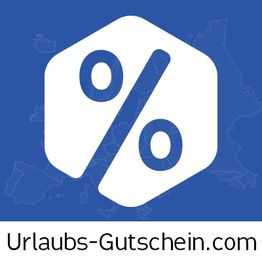 Prozentzeichen auf blauem Hintergrund mit „Urlaubs-Gutschein.com“ darunter.