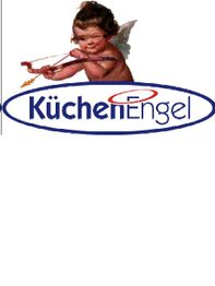Kleiner Engel mit Pfeil und Bogen über dem Logo "Küchenengel" in einem ovalen Rahmen.