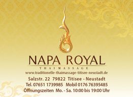 Goldene Visitenkarte von Napa Royal Thai Massage mit Kontaktinfos und Öffnungszeiten.