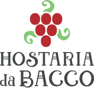Logo di Hostaria da Bacco con grappolo d'uva rosso e scritta elegante.