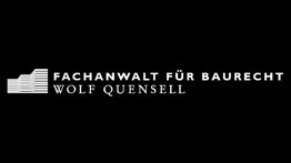 Textlogo: "Fachanwalt für Baurecht Wolf Quensell" mit stilisiertem Gebäude auf schwarzem Hintergrund.