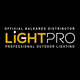 Logo de LightPro, distribuidor oficial de iluminación exterior en Baleares, fondo negro.