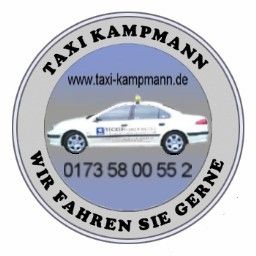 Rundes Logo von Taxi Kampmann mit Autoabbildung, Website und Telefonnummer. Text: "WIR FAHREN SIE GERNE".