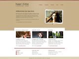 Website eines Friseursalons mit verschiedenen Haardienstleistungen und Produkten.