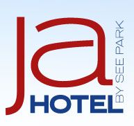 Logo des JA Hotels mit rotem "ja" und blauem "HOTEL". Text seitlich: "by See Park".