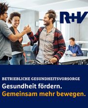 Gruppe lächelnder Menschen im Büro, eine Person mit Fahrrad. Text: "Gesundheit fördern. Gemeinsam mehr bewegen."