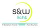 Logo von S&W Licht mit Schriftzug "Produktion Planung" und einem Halbkreis in Gelb und Türkis.