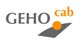Logo mit grauem "GEHO" und orangenem "cab", einem Punkt und einer grauen Linie darunter.