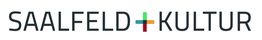 Textlogo: "SAALFELD KULTUR" mit einem bunten Pluszeichen in der Mitte.