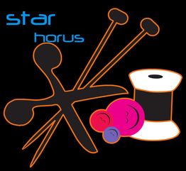 Ilustração de agulhas, tesoura, linhas e novelos coloridos com texto "star horus" em azul.