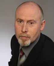 Dr. Peter Machauer